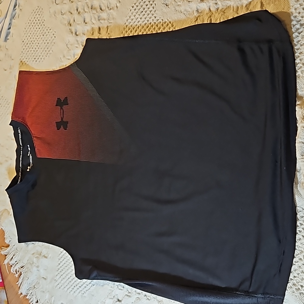 Under Armour YLG loose heatgear sleeveless top